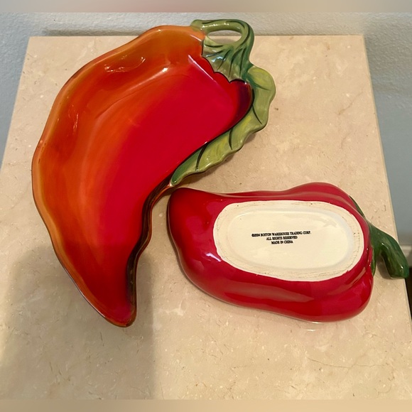 2 chili pepper dipping / serving bowls. Clay Art & Boston Warehouse. - Picture 5 of 12